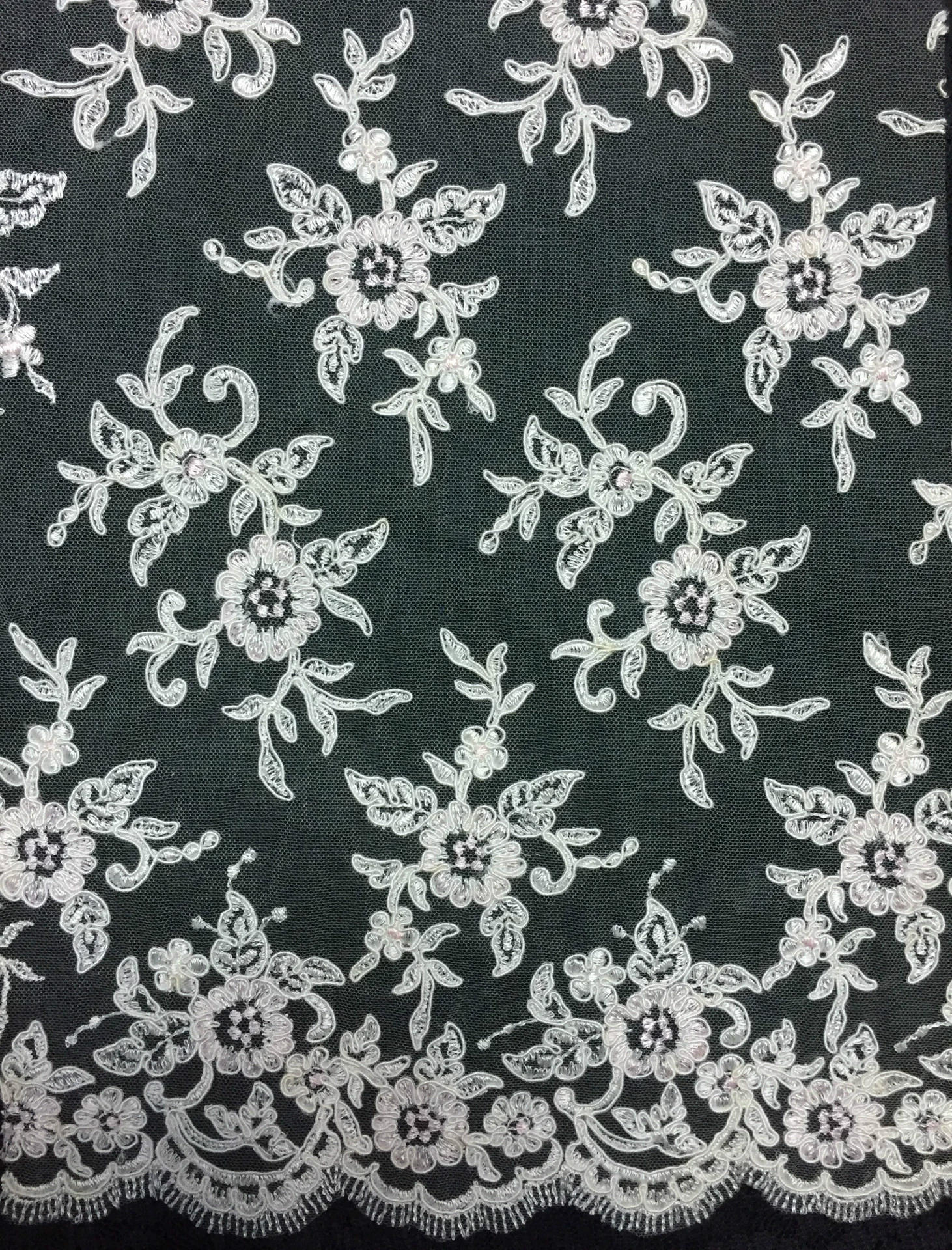Производители поставляют Ладно Heavy Industry Computer Embroidery Lace Frames Wedding Dress Fashion Accessory Materials Beads and Caval