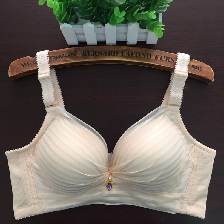 Extra Thick Small Chest Gathering Thickened Adjustable Non-steel Ring Non-magnetic Bamboo Charcoal Material Whole Type Four-row Buckle Deep V Sexy Underwear Bra