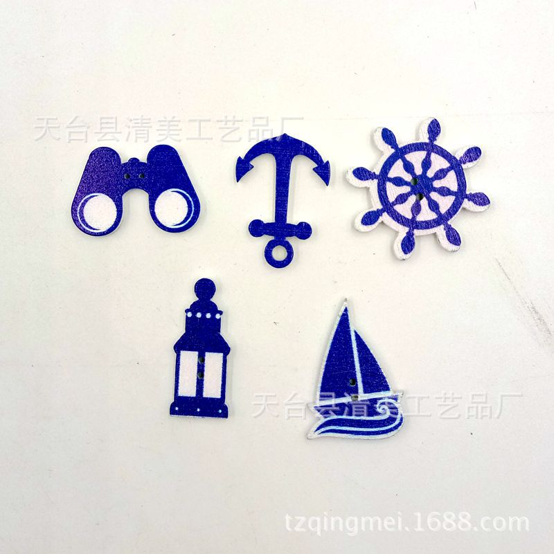 Serie naval de fondo blanco Cinco botones de madera decorativos de bricolaje de la serie naval de madera mixta