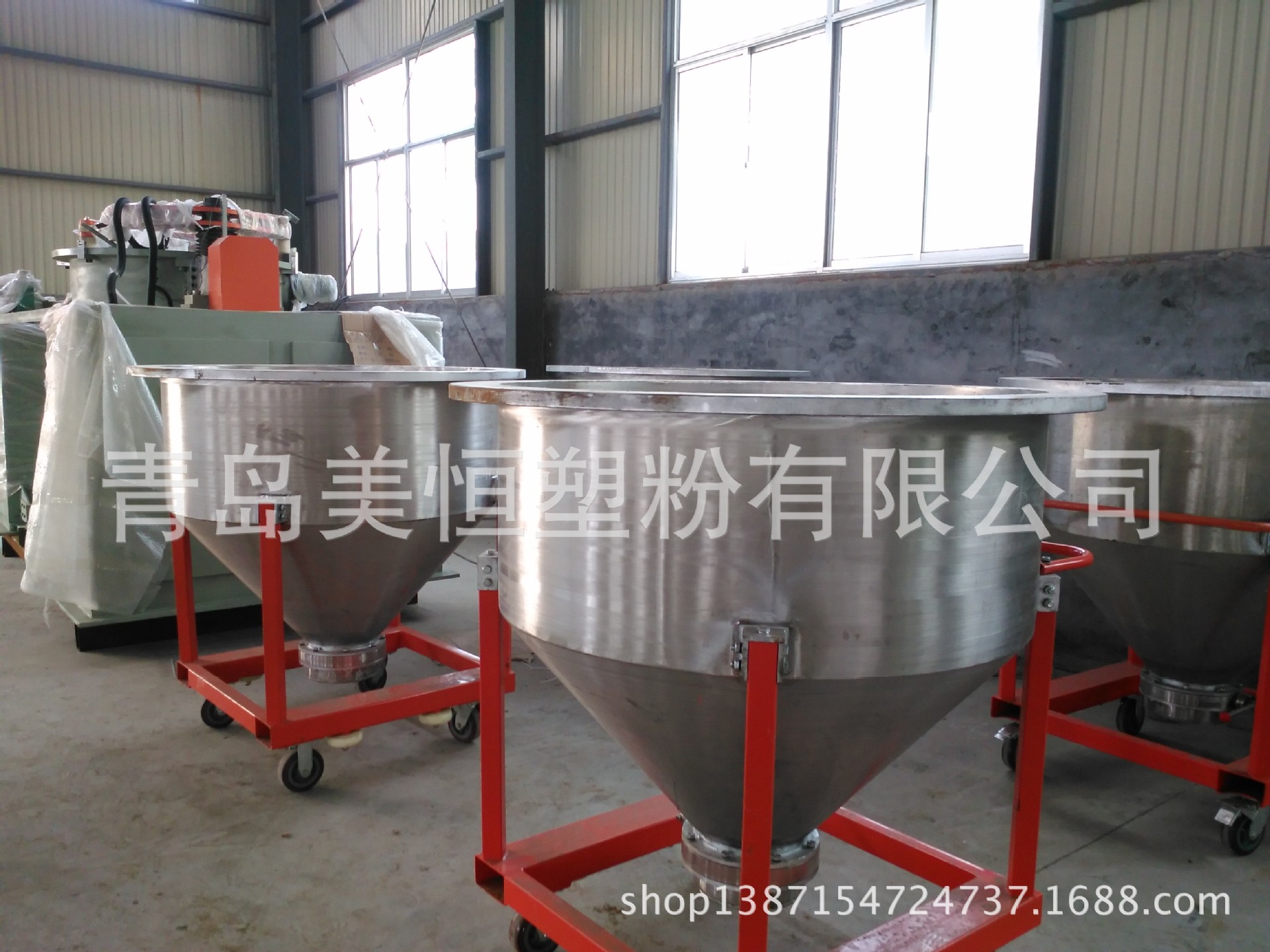 高附着力耐候室外聚酯粉末涂料  光泽度高高流平高装饰性粉末涂料