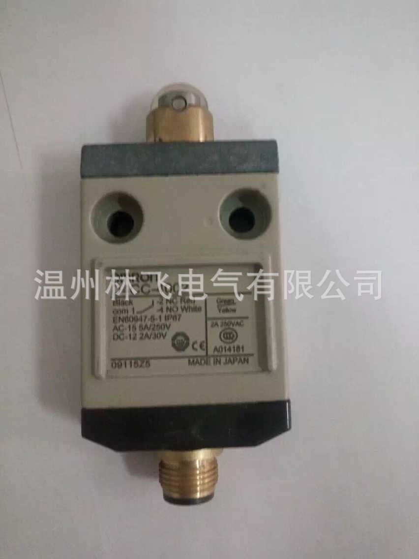 正品D4CC-2001带指示灯接插件式 限位开关防水防油 带线行程开关