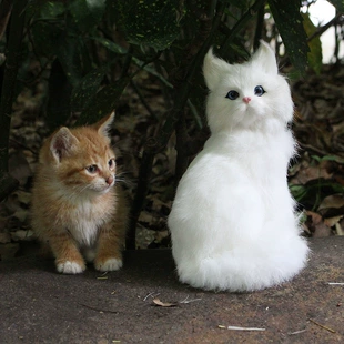 Реалистичная фигурка кошки декор