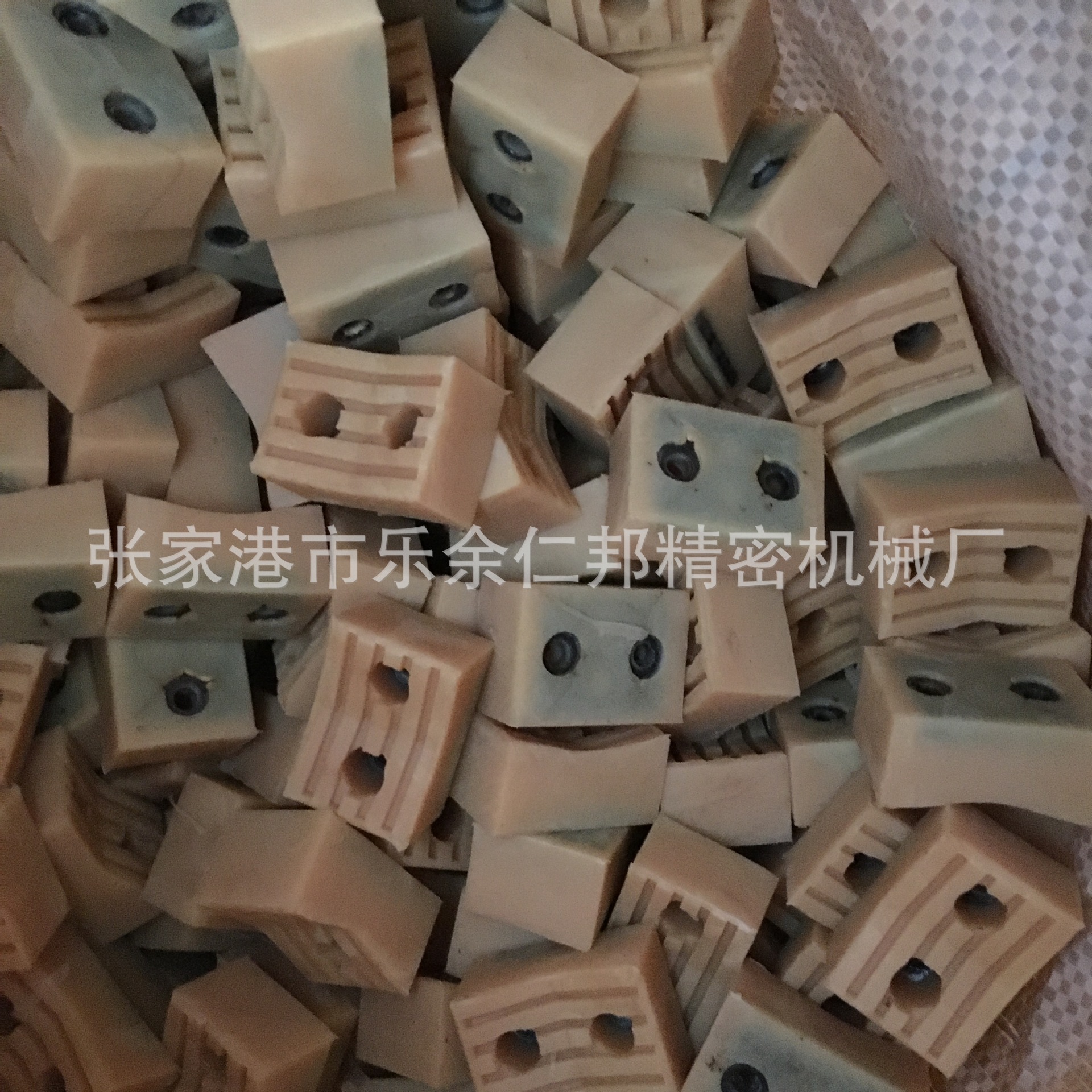 机械配件  配件牵引机  橡胶块高耐磨 牵引胶块 厂家直销现货