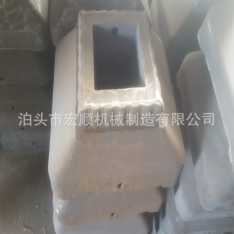 生产铸铁马路护栏底座墩子规格齐全现货可按需隔离安全耐用