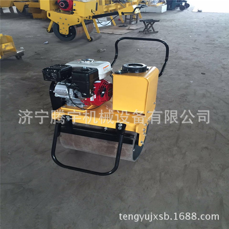 手扶双钢轮压路机厂家 小型震动压路机价格 沟槽压实机图片