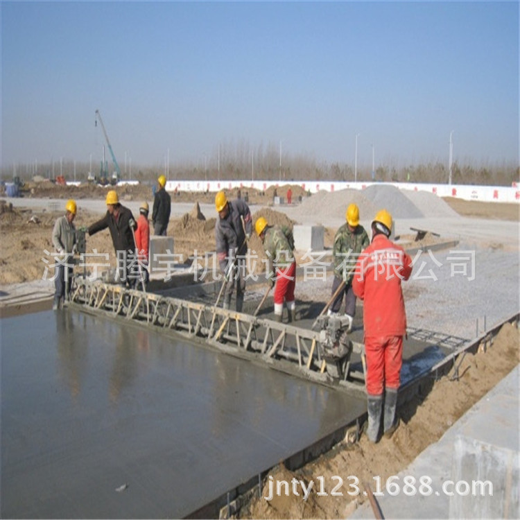 混凝土框架式汽油震动梁 混凝土整平机 路面混凝土振动梁生产厂家