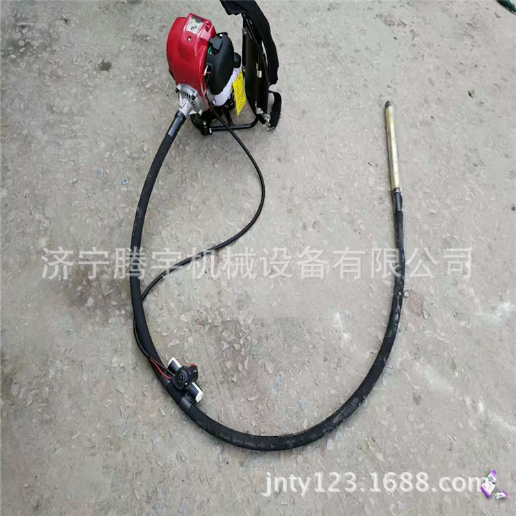 路面混凝土背负式振动棒图片 背负式振动棒 混凝土振捣棒供应