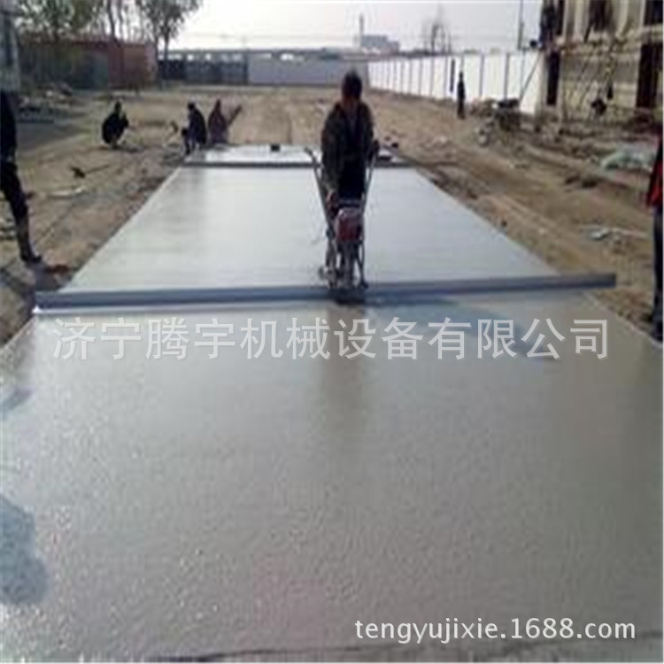 振动器 手扶汽油震动尺报价 混泥土路面汽油振动尺3米电动振动尺