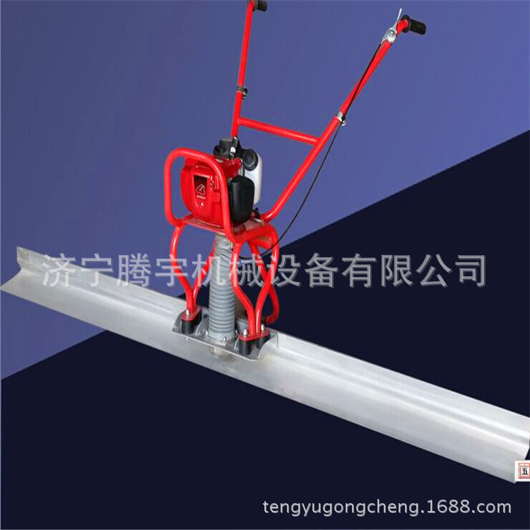 山东济宁3米手扶式汽油振平尺 混凝土水泥路面刮平尺 刮平尺厂家