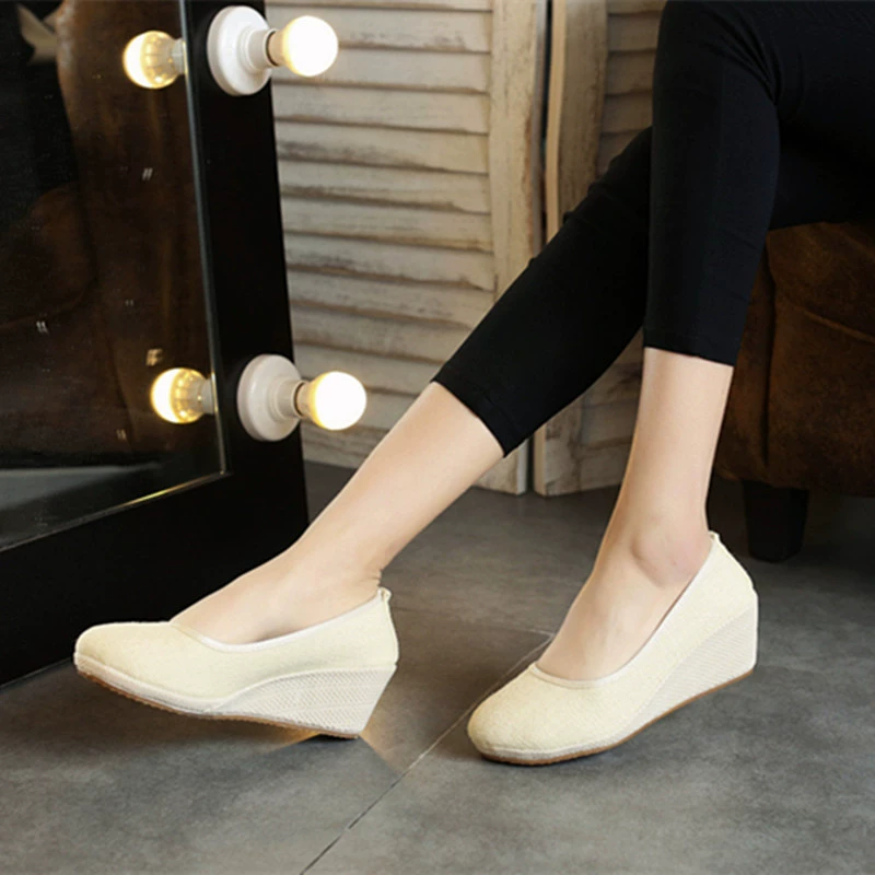 Устаревшие Beijing cloth shoes?