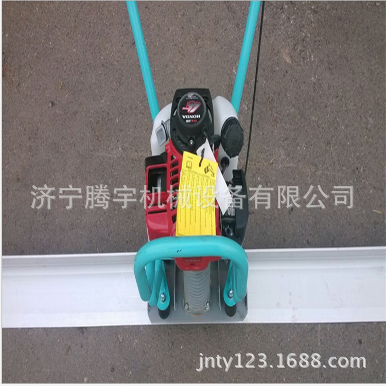 供应手扶混凝土振动尺 质量好的混凝土振捣尺 小型混凝土振平尺