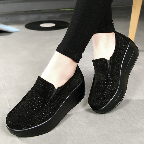 Women's Korean-style soft-soled tassel flat shoes, spring/summer collection—chunky wedge design, ideal for moms, with a chic hollowed-out detail.