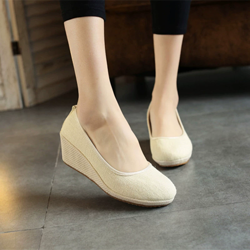Устаревшие Beijing cloth shoes?