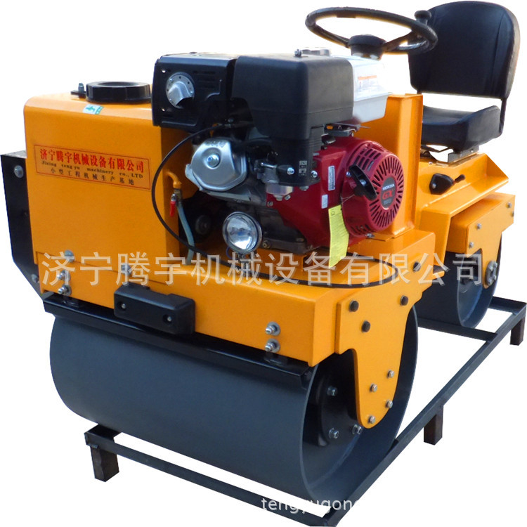 好评热销小型座驾式振动压路机 振动压道机厂家