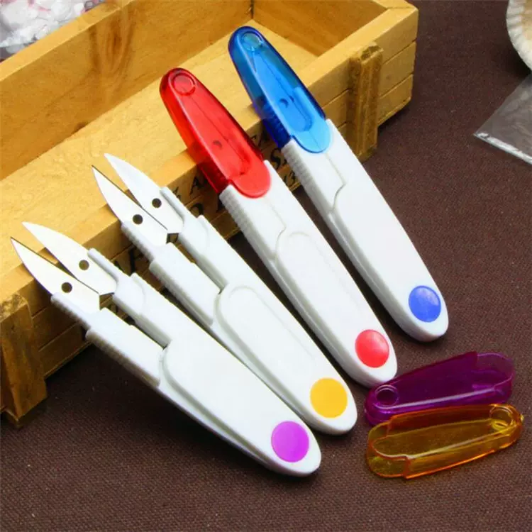 彩色透明带盖剪刀 带盖剪刀 弹簧纱剪 纱剪 携带方便小剪刀厂家