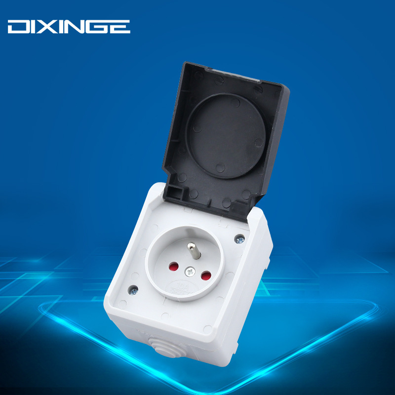 Outdoor Waterproof Ip55 Surface-Mounted French Splash-Proof Socket with Cover for Bathroom, Compliant with French Standards