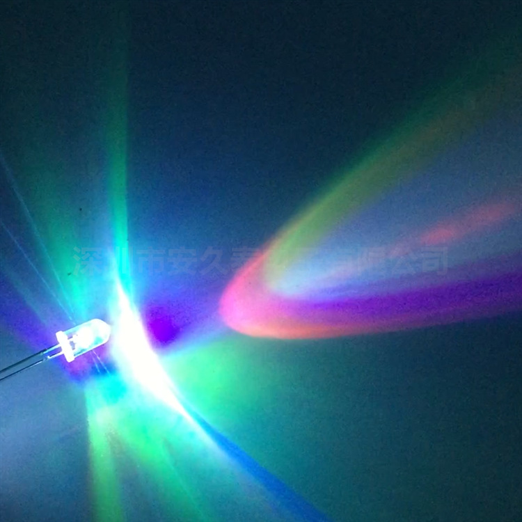 F3/3mm 七彩慢闪 透明圆头自闪LED灯 RGB慢闪LED 直插发光二极管