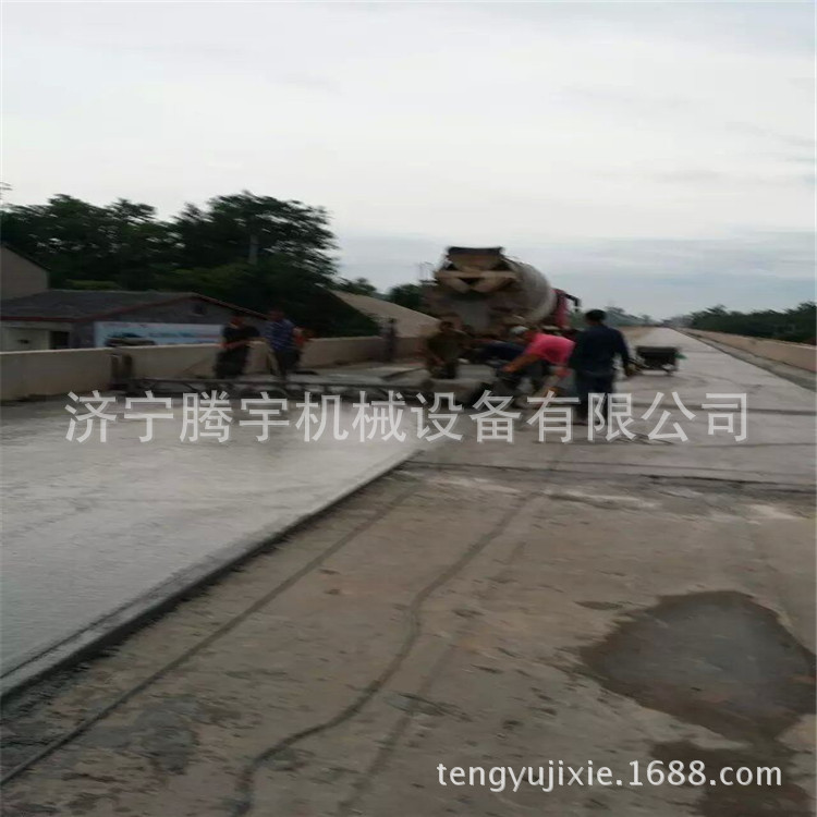 混凝土框架式汽油整平机 自产自销厂电动振捣梁 振动梁多少钱一台