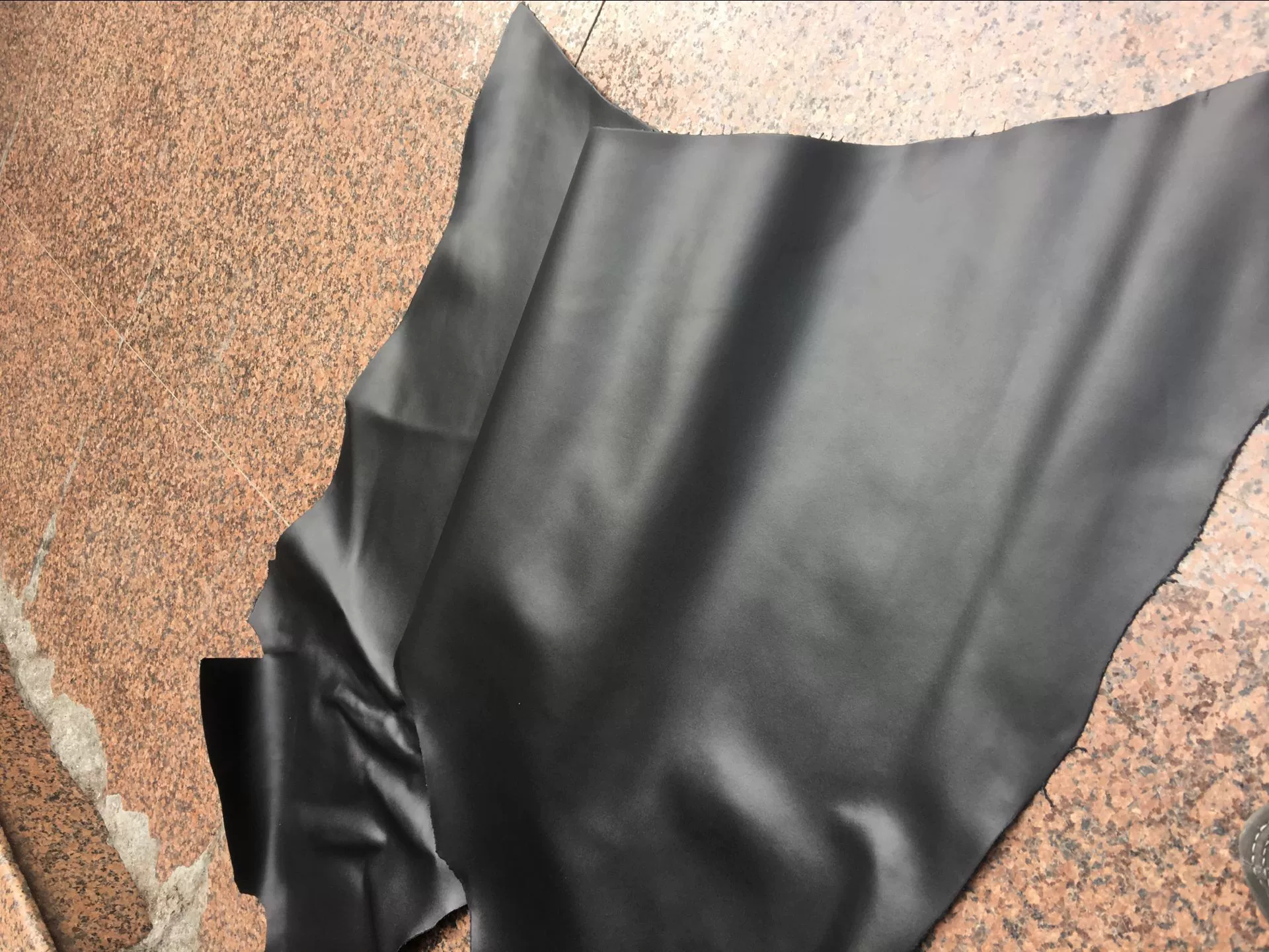 Split-layer cowhide, wet-processed cowhide, black