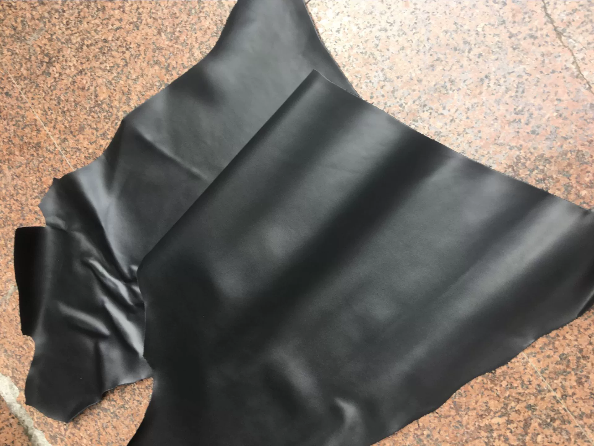 Split-layer cowhide, wet-processed cowhide, black