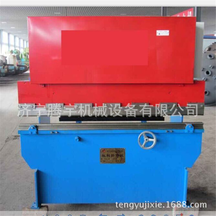 山东腾宇工程机械25吨液压折弯机现货速发价买40吨液压折边机图片