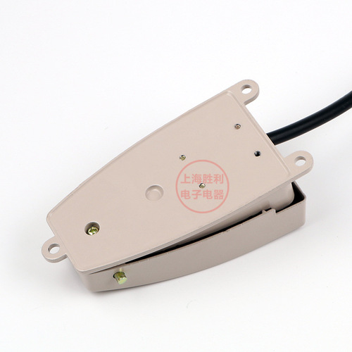 Foot switch Foot switch Pedal switch EKW-5A/B self-resetting aluminum alloy shell with wire