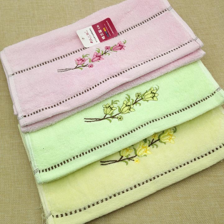 L1436 Toalla de algodón bordado boutique Yiwu 9 yuanes 9 yuanes 10 suministro de toallas de tienda image 3