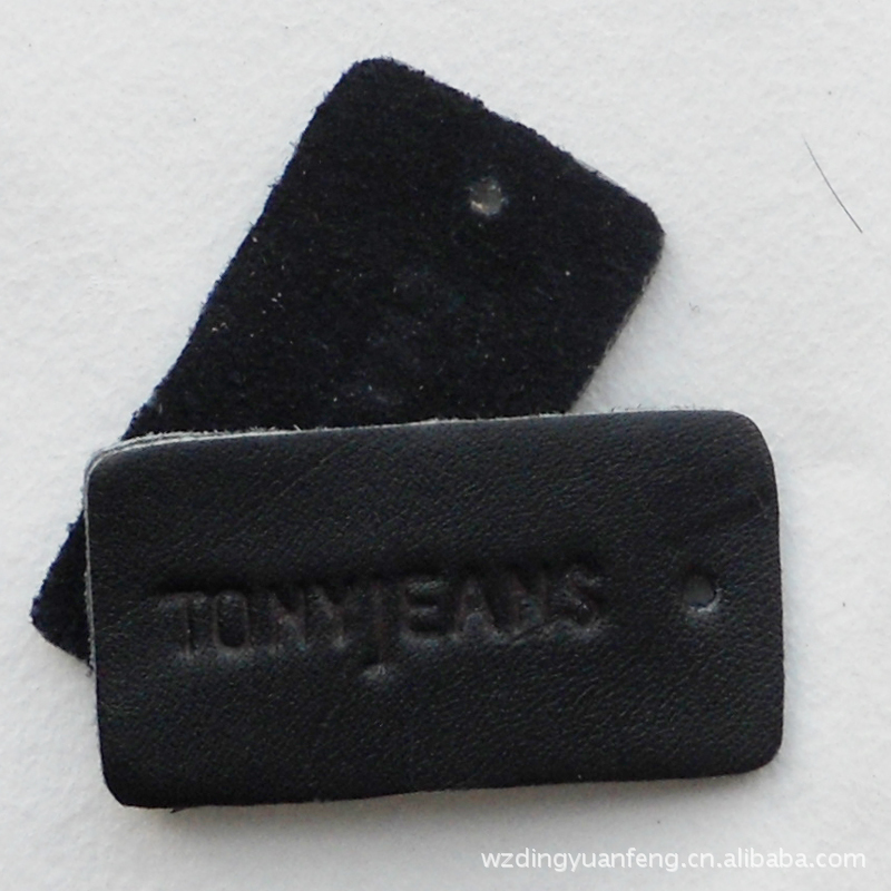 各种服装真皮标牌 服装皮件服装配皮