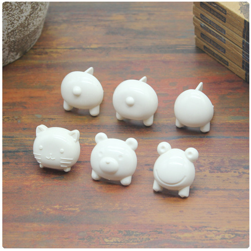 6 card-mounted animal power socket covers with cute animal piggy shape children's anti-electric shock safety protection cover