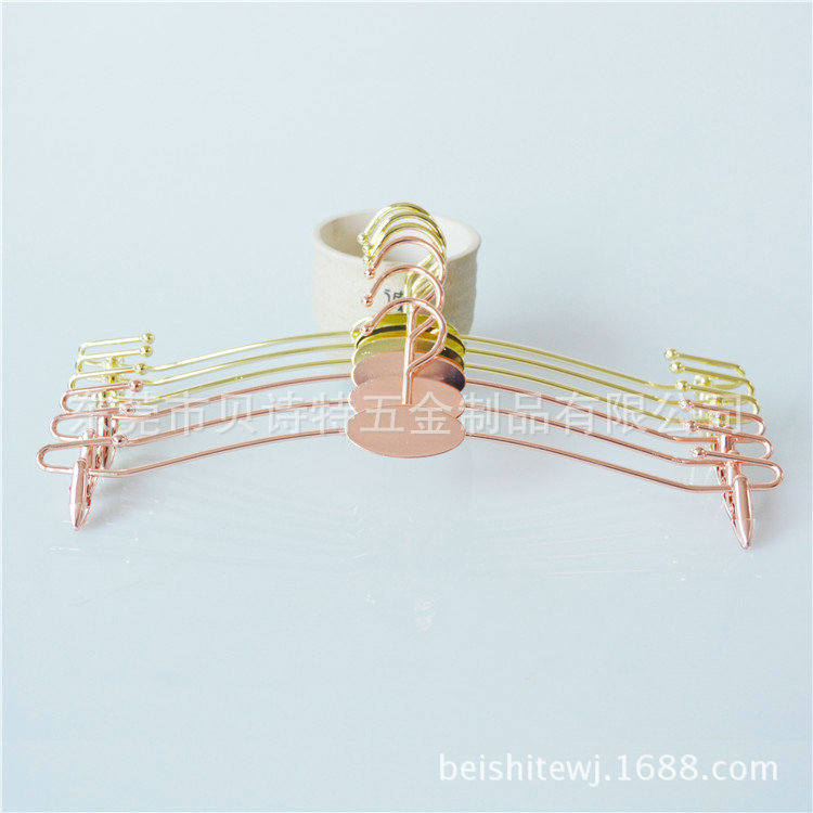 Women's underwear hanger wholesale underwear shop hanger metal underwear clip electroplated rose gold clothes support