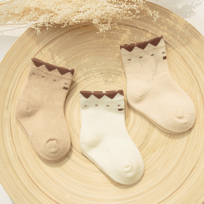 Primavera y verano nuevos calcetines de bebé de algodón de color recién nacido 0-1 años 0-3 años de edad bebé malla deshuesada calcetines delgados para niños