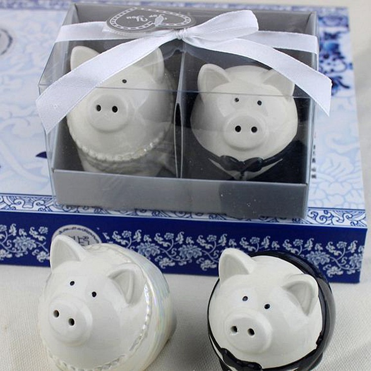 흑백 돼지 조미료 병 한 쌍