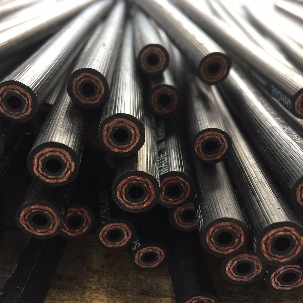 [Source Factory] 3.2*10.5 Rubber Brake Hose Saej1401 Standard Hose Automotive Brake Hose