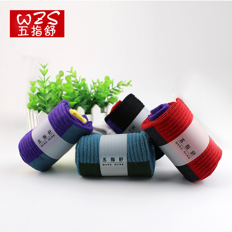 Hilo de algodón calcetines de cinco dedos al por mayor calcetines deportivos absorbentes de sudor calcetines de algodón calcetines de cintura alta calcetines de los hombres de media pantorrilla