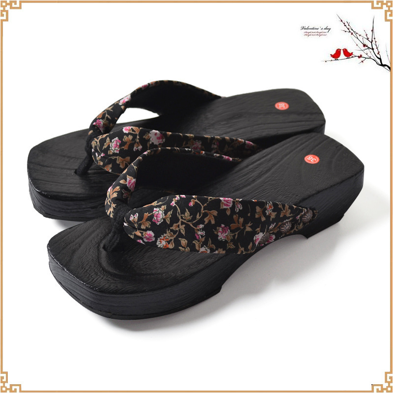 Summer New Clog Flip-flops Women's Slope High Heel Flip-flops Slippers Burned Tung Wood Shoes Couple's Bathroom Beach Shoes Summer New Clog Flip-flops Women's Slope High Heel Flip-flops Slippers Burned Tung Wood Shoes Couple's Bathroom Beach Shoes