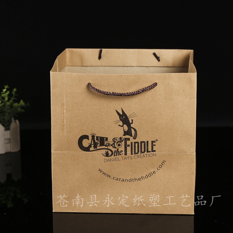 厂家批发正方形手提礼品袋服装购物纸袋定做牛皮纸手提袋