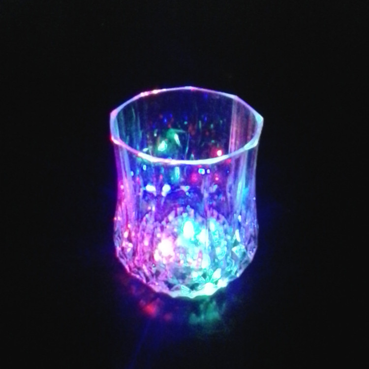 Flashing Shot Glass Led Light-Up Cup for Nightclub Bar Wedding Party Birthday Party Dance Party Pineapple Cup Color Changing