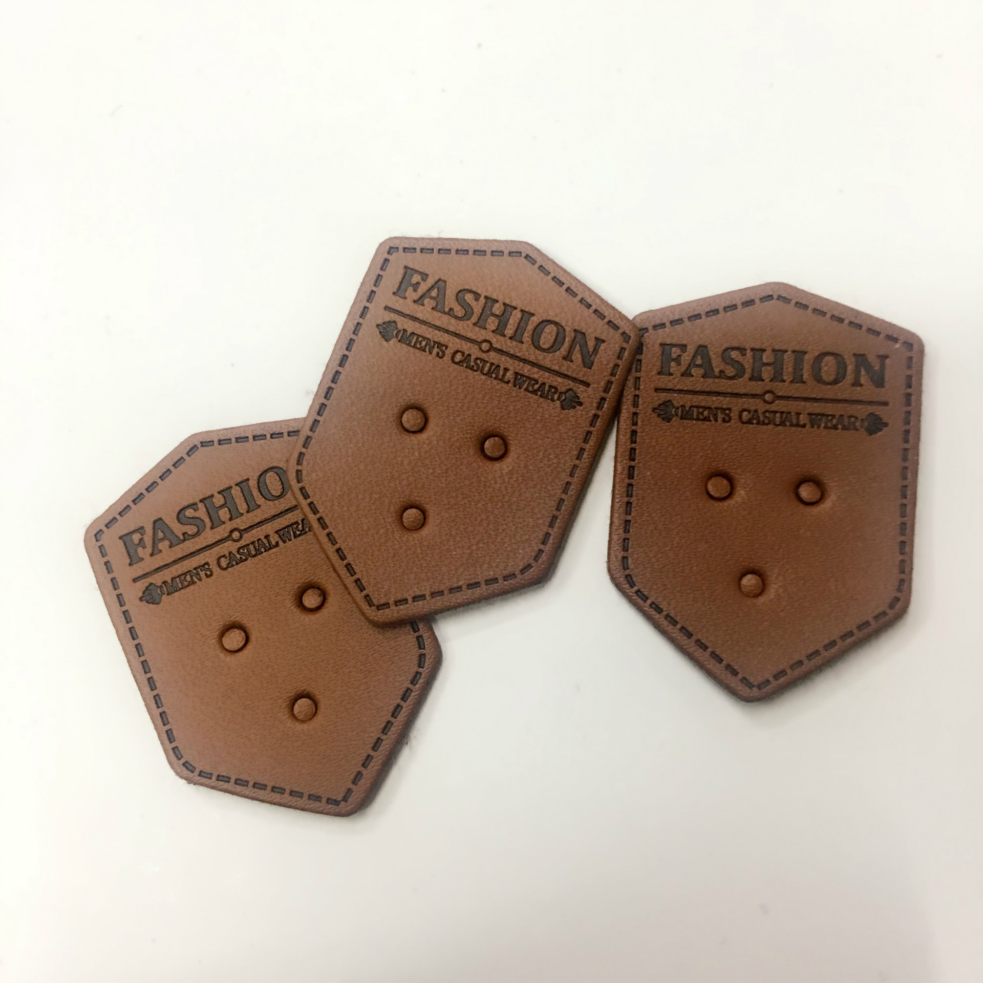 新款高档商标 皮革商标 袖标 鞋标 裤标 服装童装商标