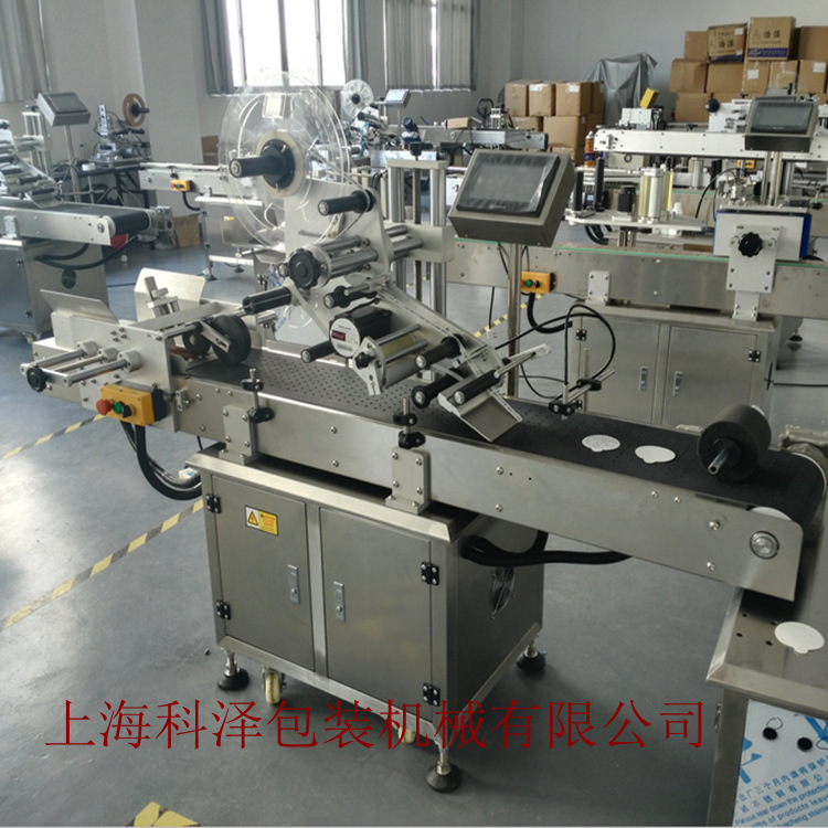 山东湿巾盖自动贴标签机 婴幼儿沐浴露平面贴标机 不干胶平面贴标