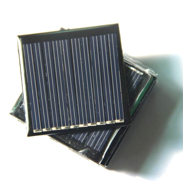 Battery solar-powered