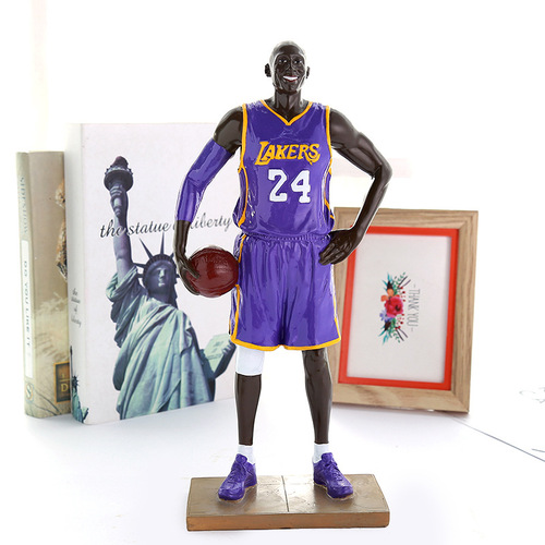 NBA Kobe Bryant action figure souvenir resin basketball decorative wholesale basketball holding action desktop ornament