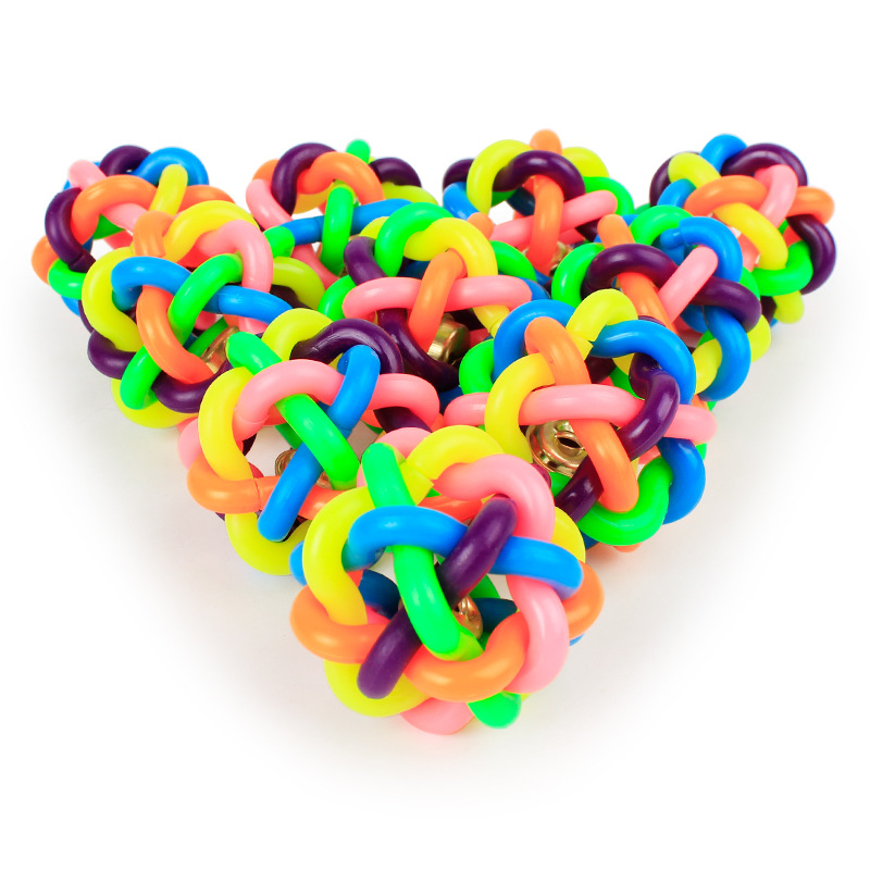 Venta al por mayor pipetao colorido campana tejida bola perro juguete medio Arco Iris juguete bola mascota Bola de juguete