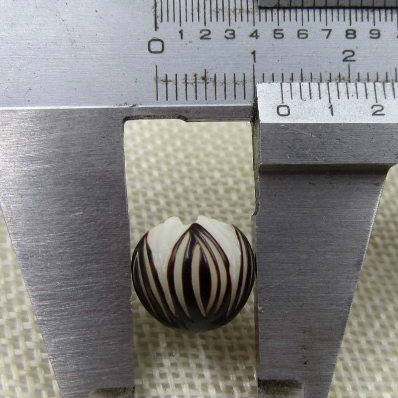 Handmade Carved Bodhi Bead, Double-Sided Design, Keychain & DIY, Sizes 10–16 mm