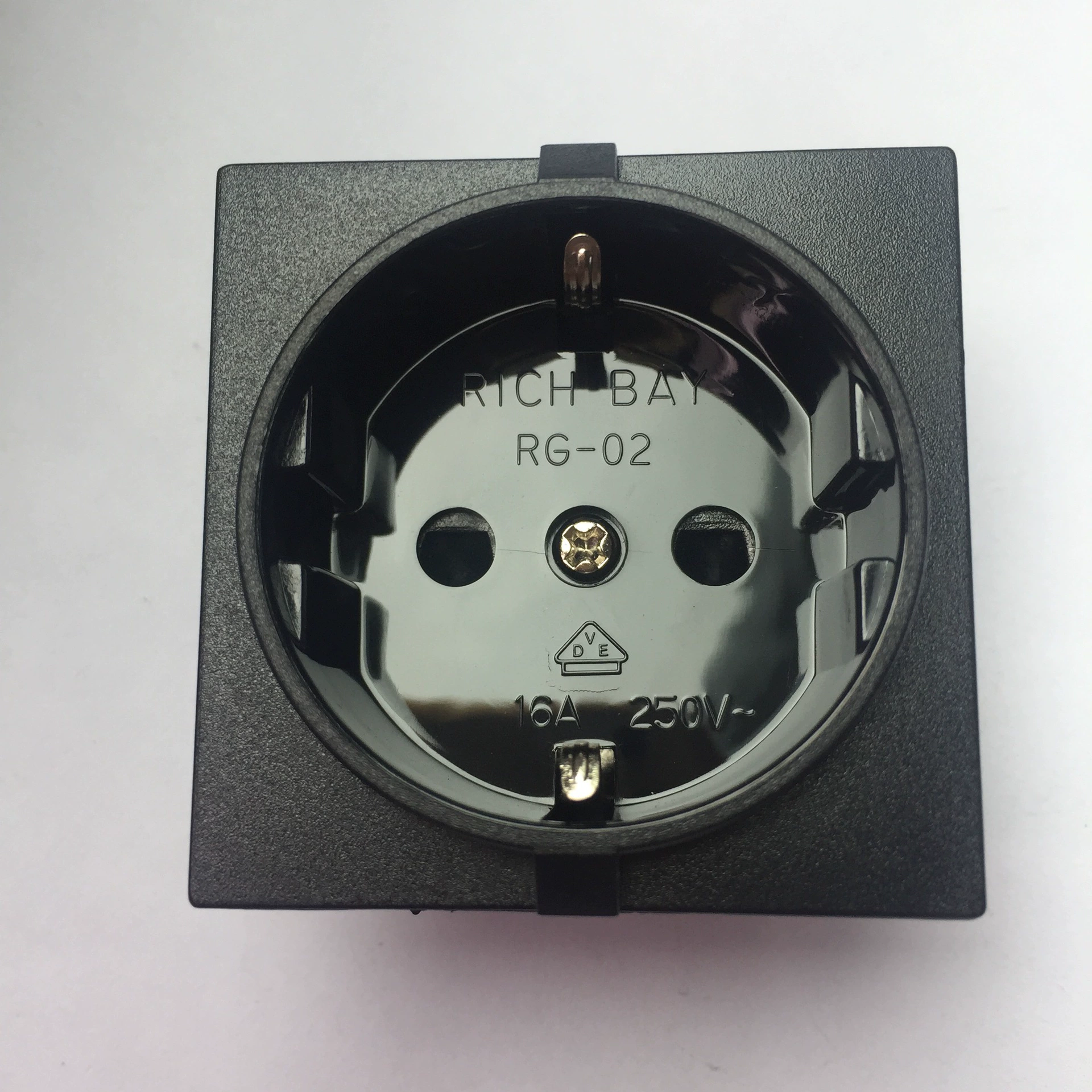 European socket RG-02 European plug RG02 German standard socket UPS backup power socket Voltage regulator socket