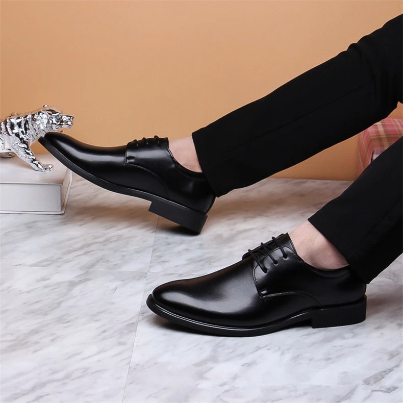 Primavera y verano nuevos zapatos de cuero para hombres británicos negocios moda coreana formal zapatos casuales zapatos de hombre con cordones entrega de una pieza image 6