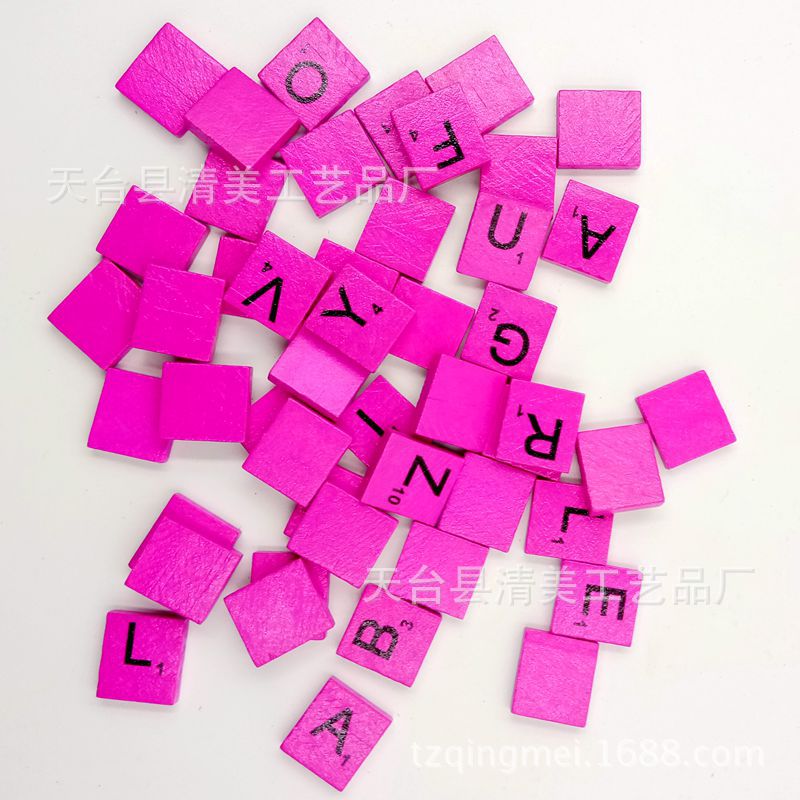 26 colorido cuadrado letras inglesas Impresión de madera de colores Inglés letras 100 piezas un paquete 18*20mm