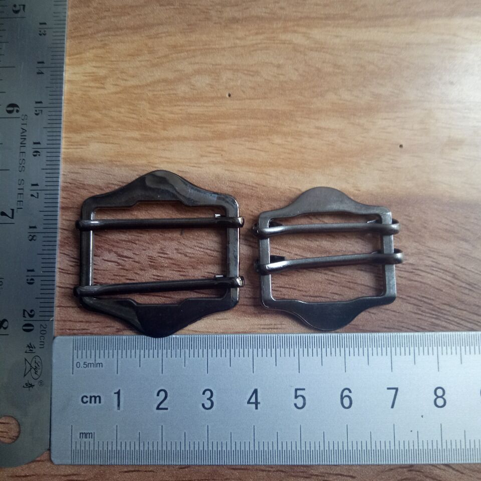 (一站式辅料供应商）厂价直销金属背带夹 低价促销