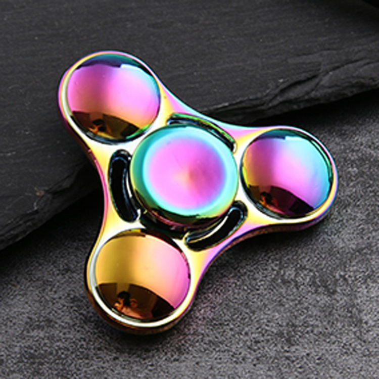 Alloy triangle gyro toy colorful fingertip gyro follower finger rotation finger spiral wholesale manufacturers
