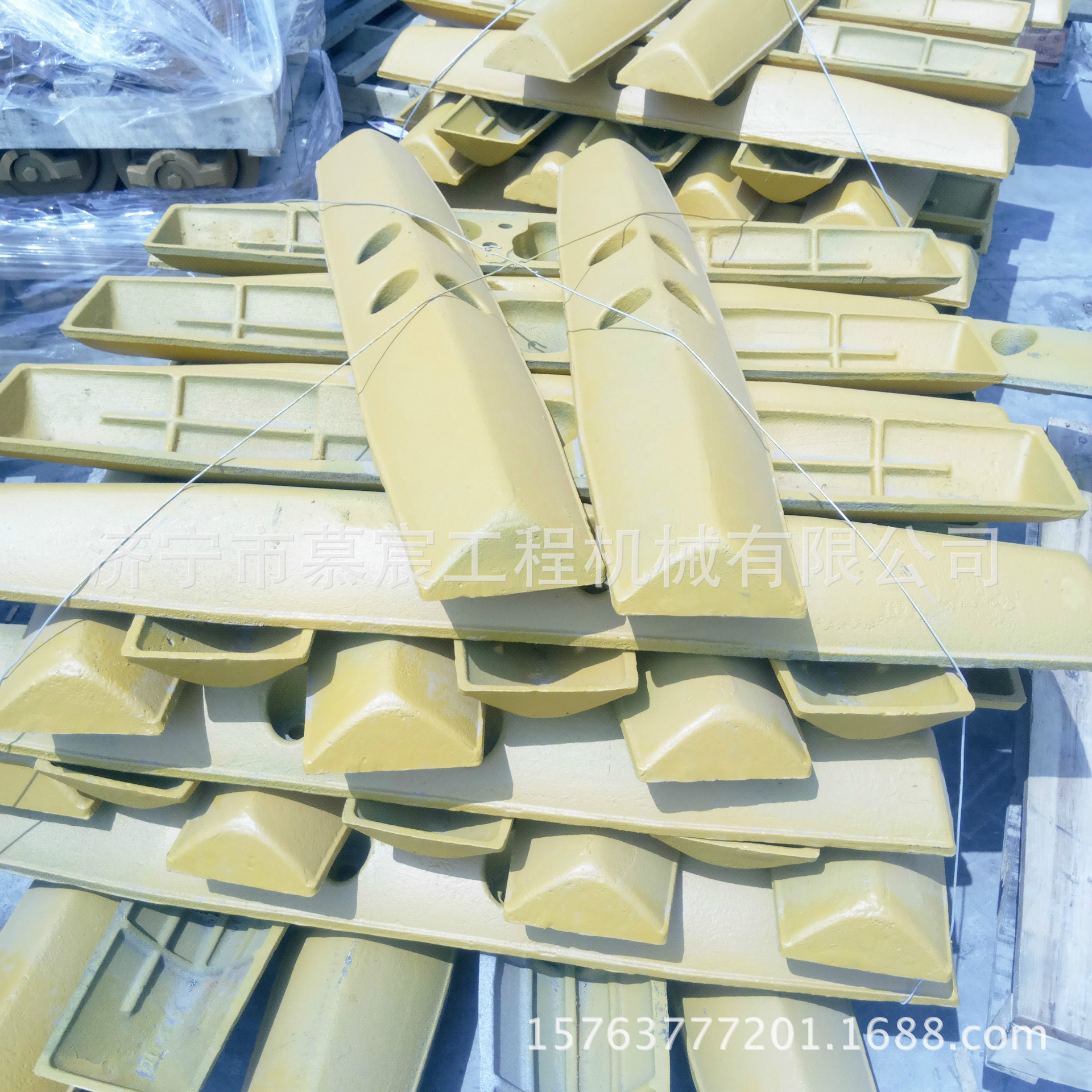 厂家长期供应SD16推土机履带板 42节湿地专用 四轮一带