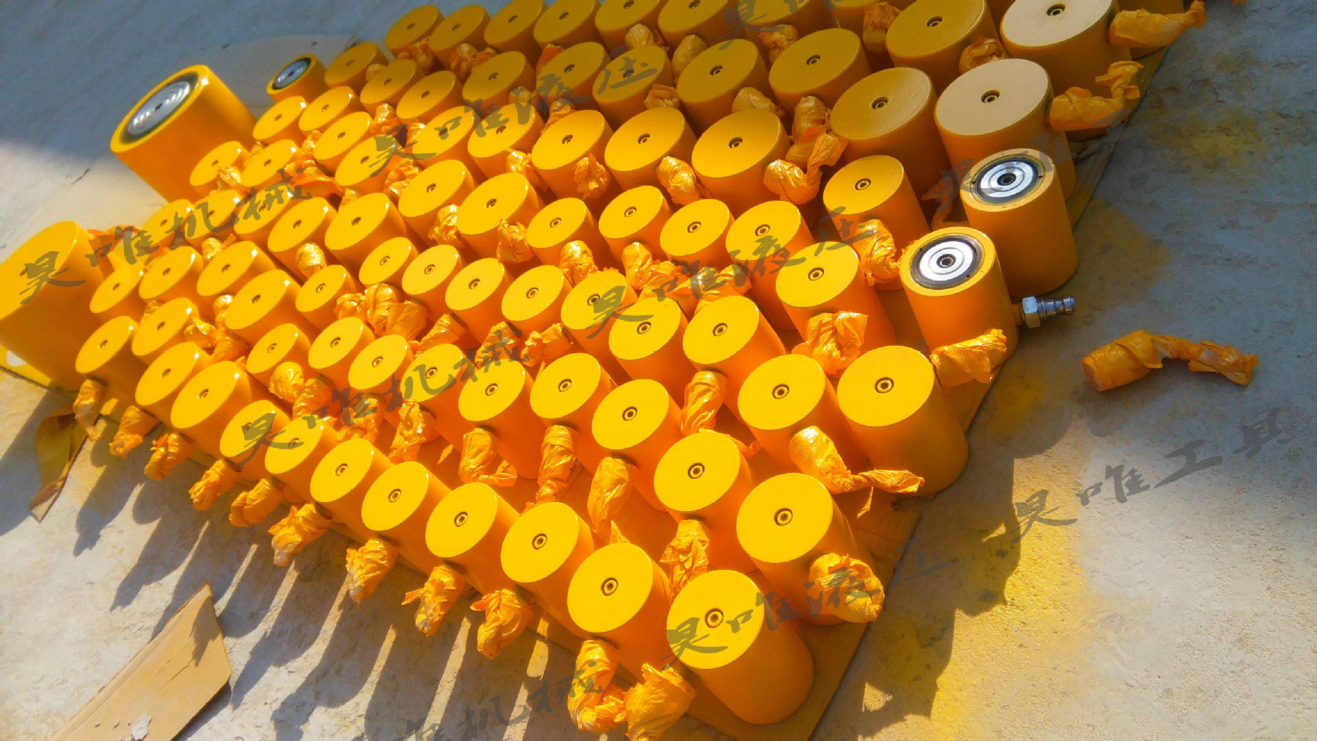 Gato hidráulico de operación multipunto de un solo circuito de aceite para reemplazo de cojinetes enanos delgados Gato hidráulico delgado